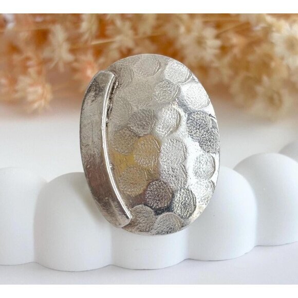 Modernist Hammered Sterling Silver Vintage Oval Shaped Minimalist Ring - sz 5.75 - Picture 1 of 10